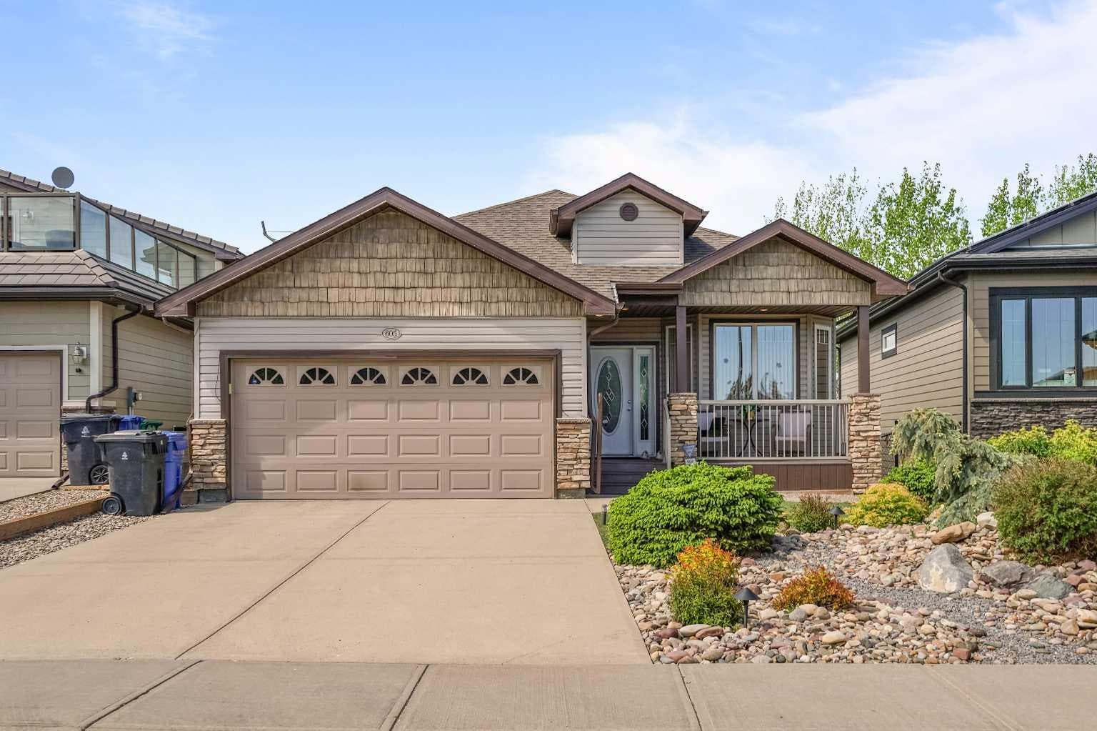 605 Sunridge Crescent W — photo 1