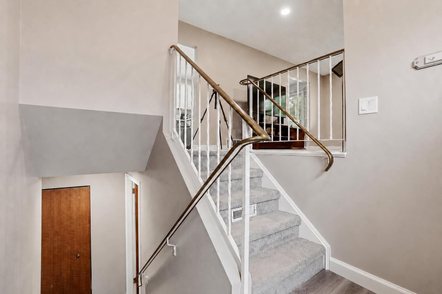 3056 32A Street SE — photo 3