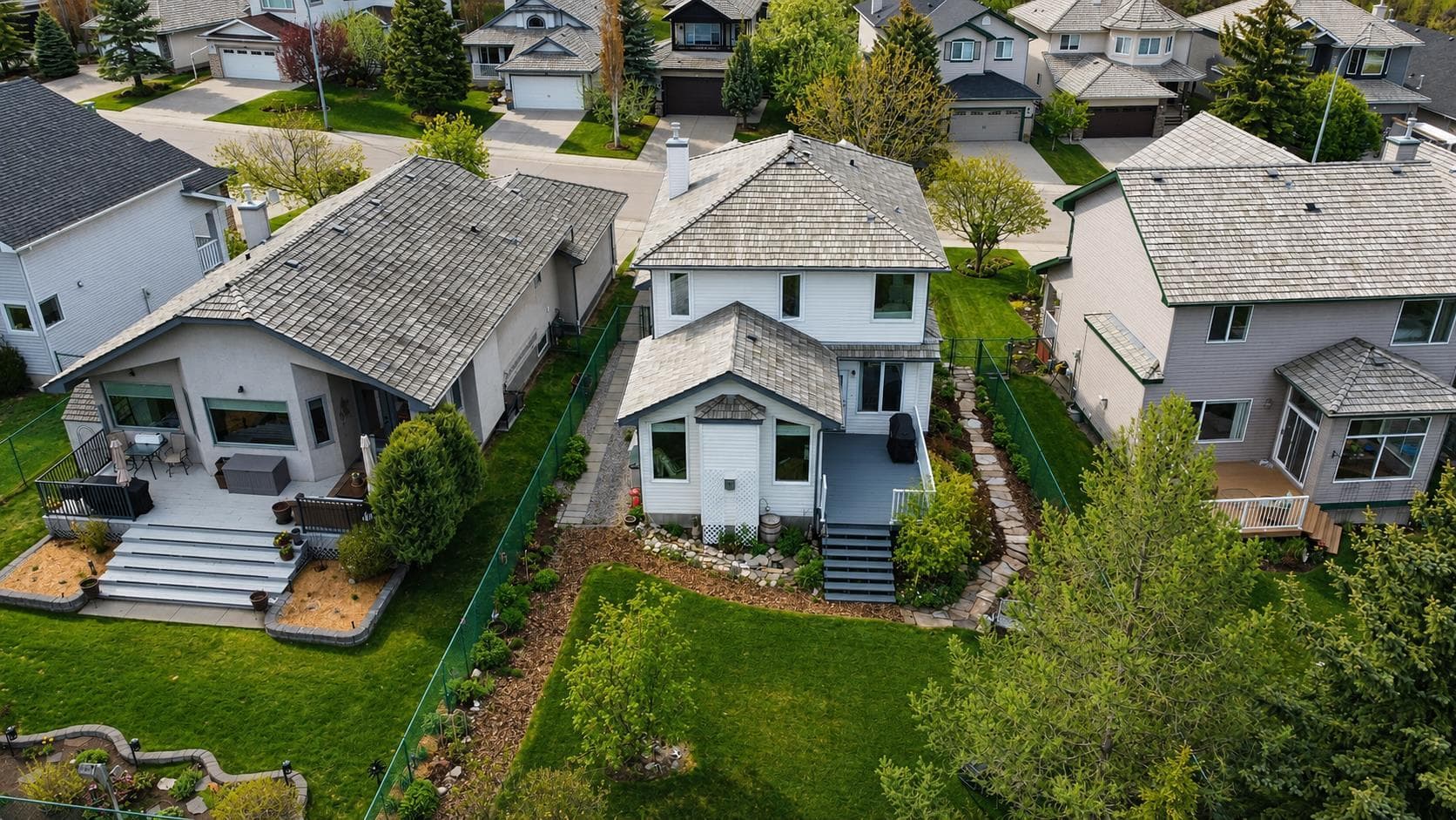 124 Gleneagles Terrace — photo 3