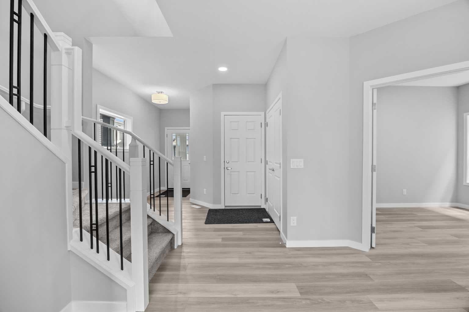 74 Lucas Place NW — photo 4