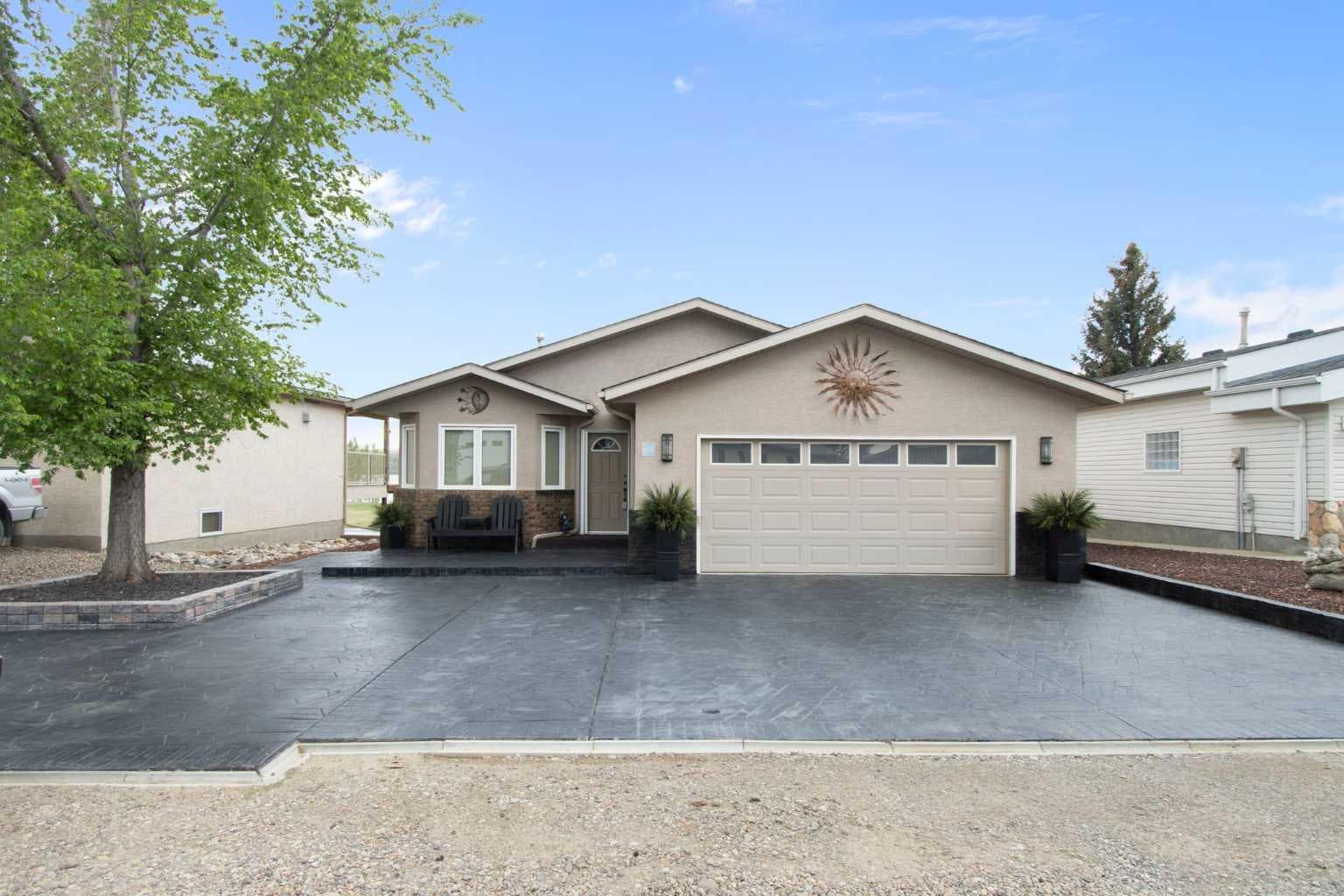 654 Lakeside Drive — photo 4