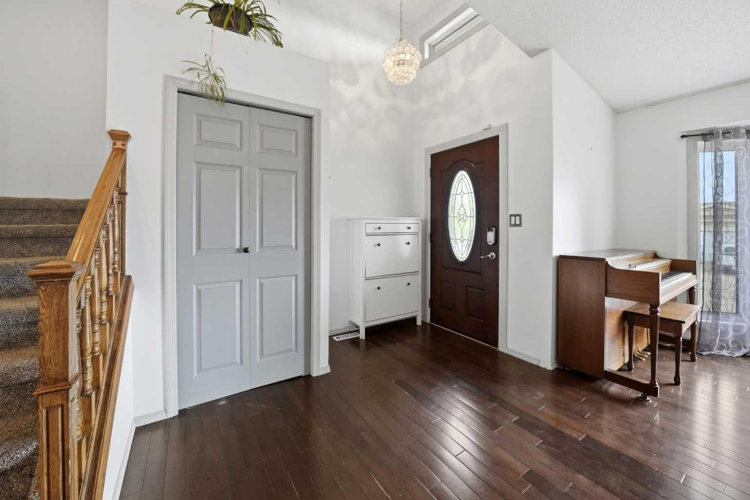 76 Dixon Crescent — photo 4