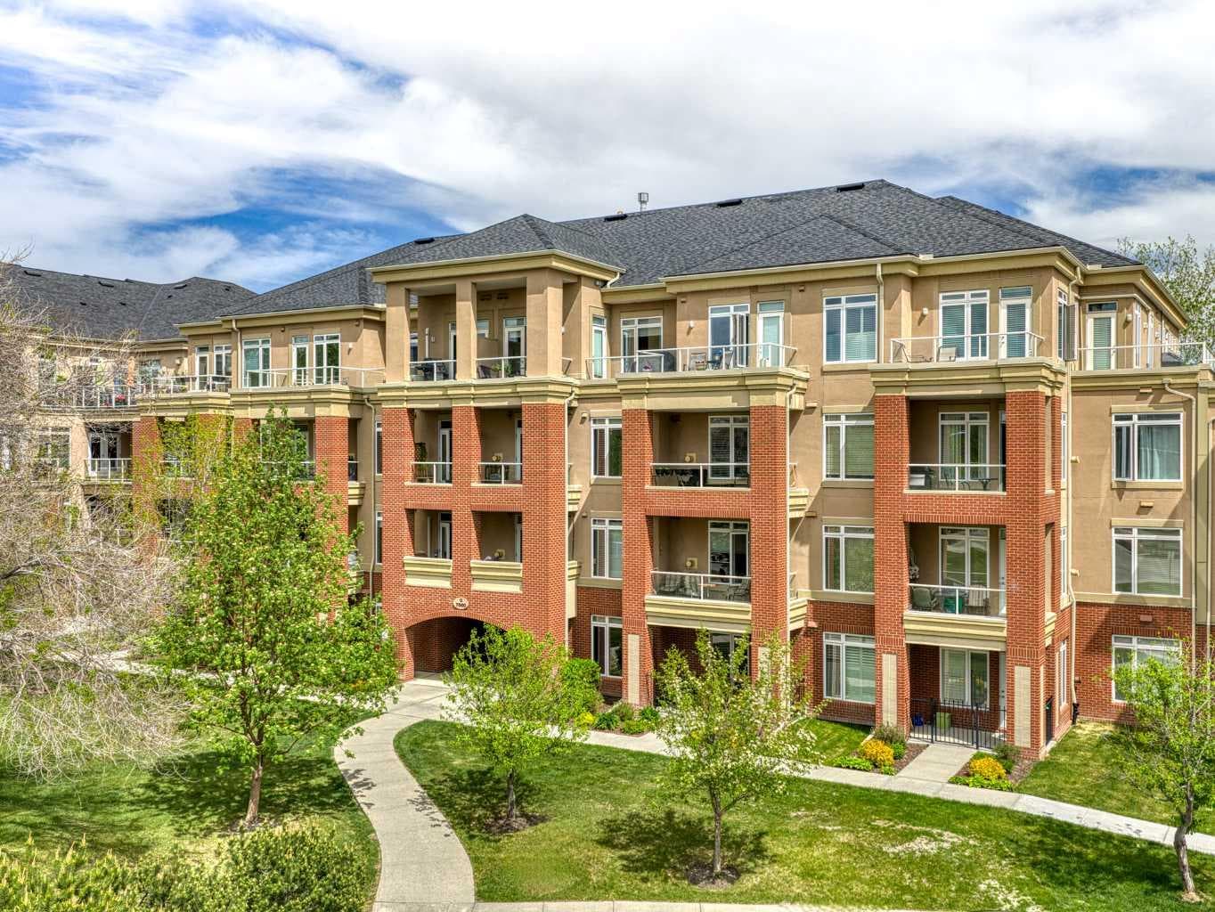 Apartment in Spruce Cliff