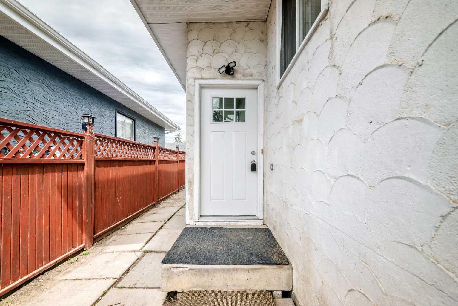 2918 Doverville Crescent SE — photo 3