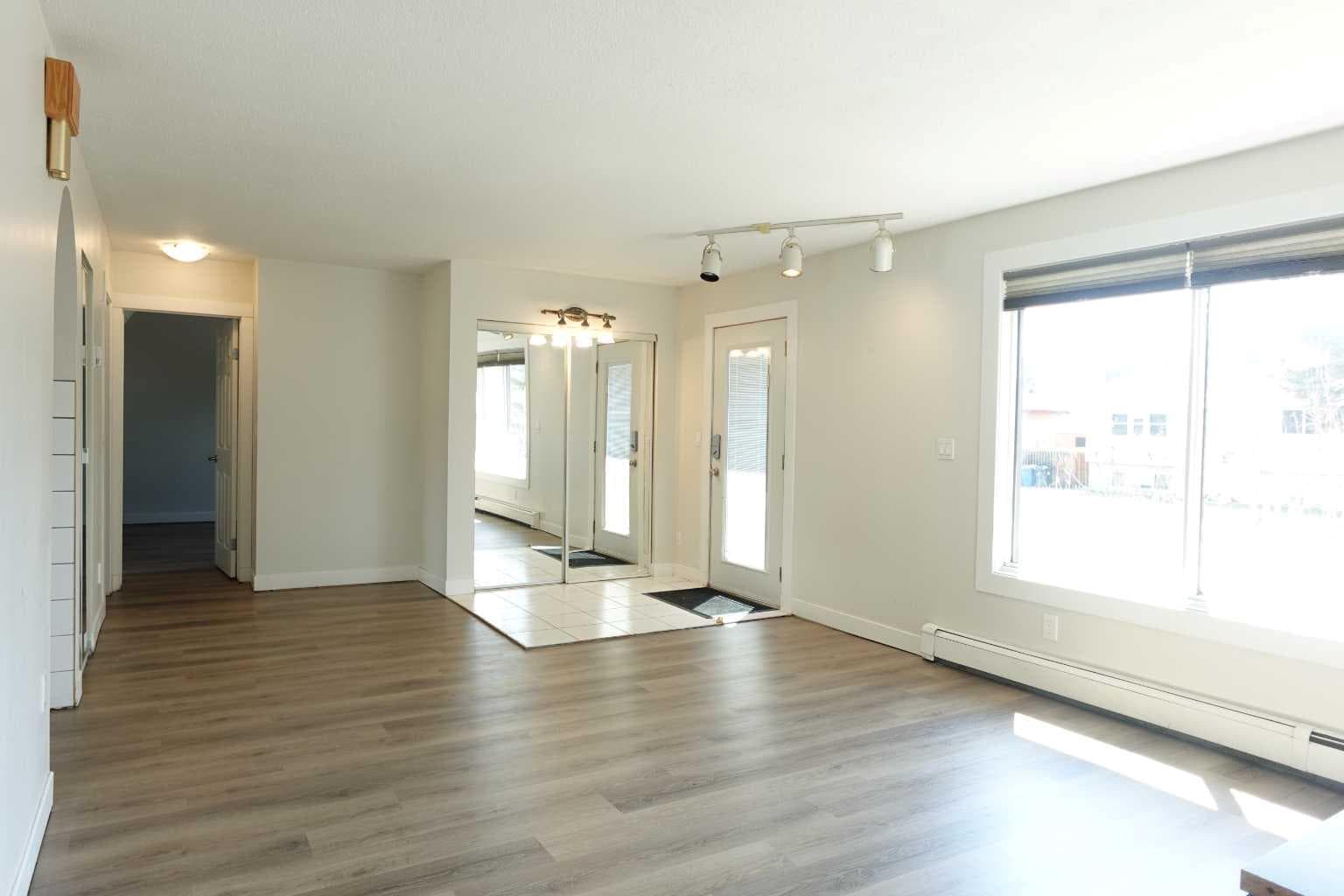1009 1 Street NE — photo 5