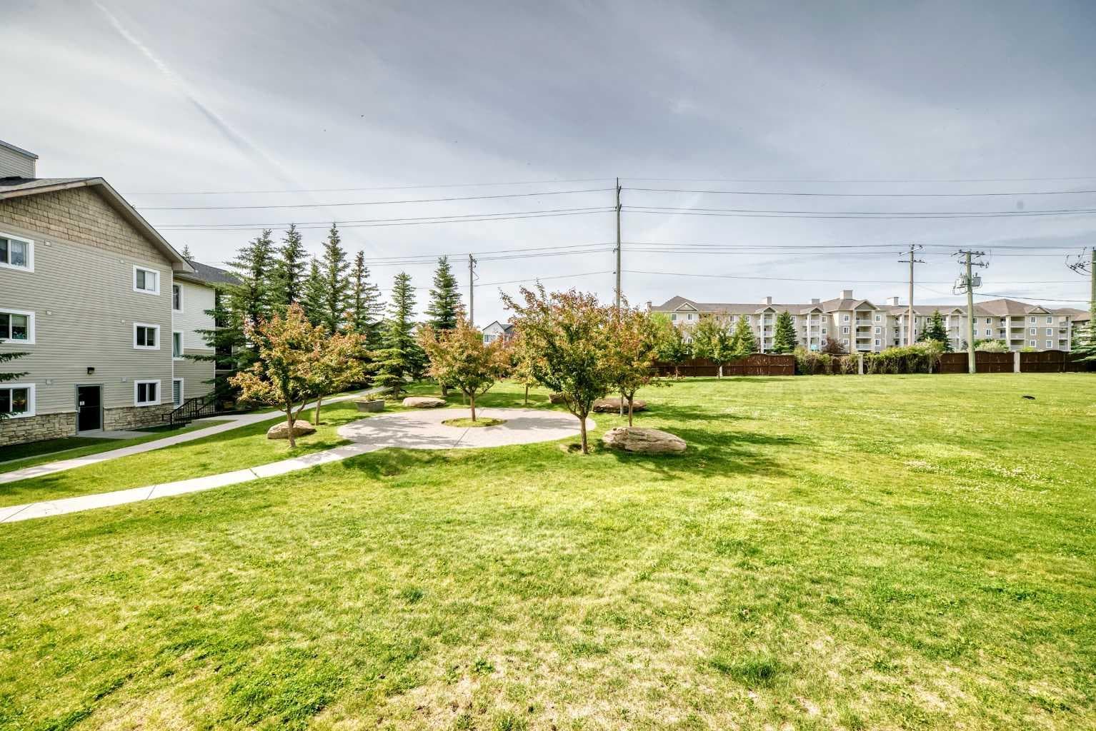 1139, 2395 Eversyde Avenue SW — photo 3