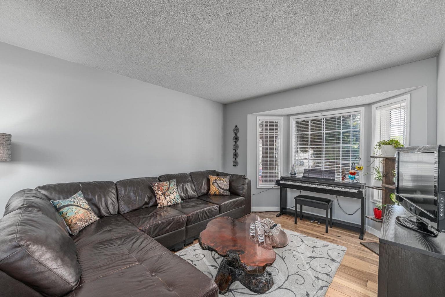 105 Bedford Manor NE — photo 5