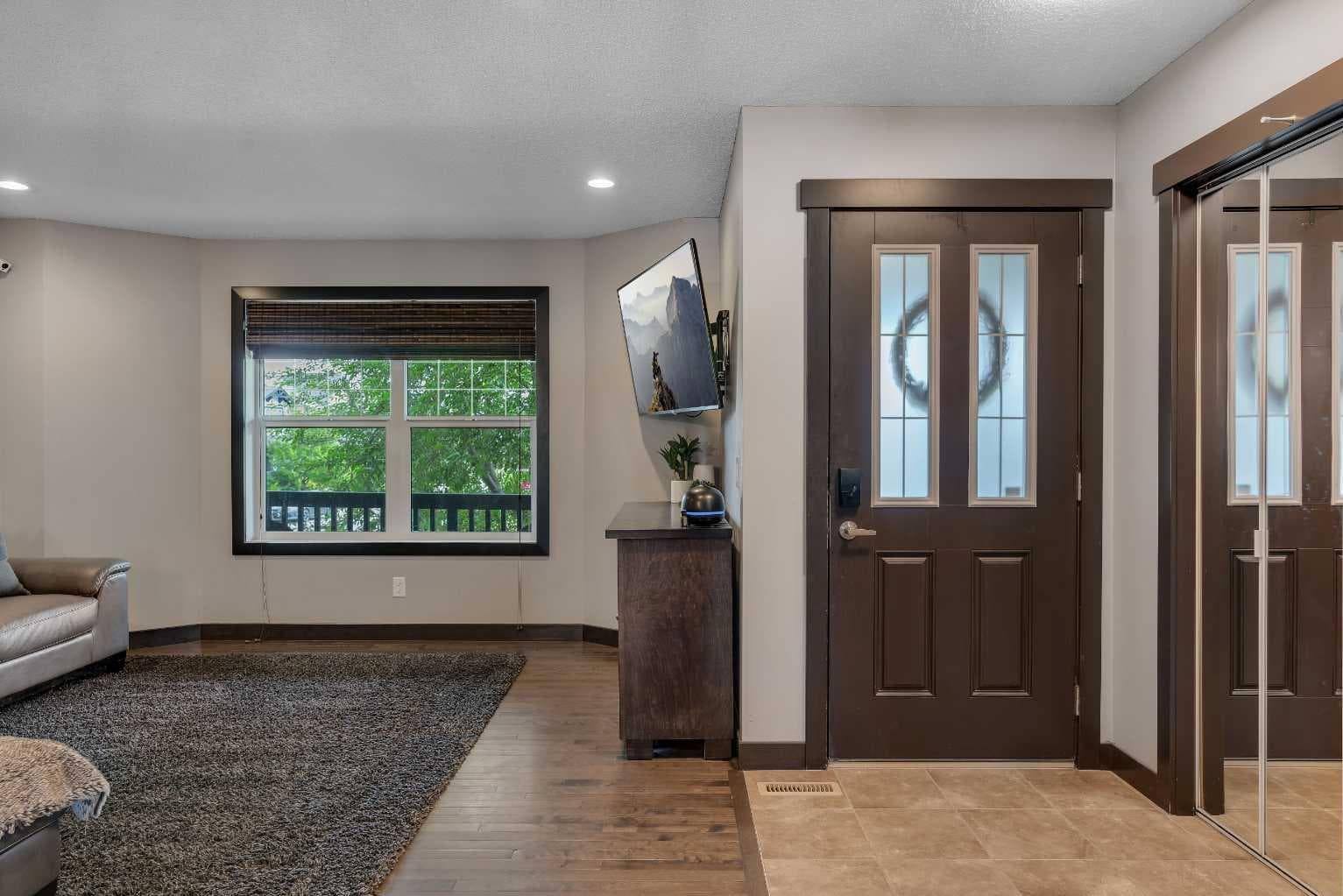 91 Panora Square NW — photo 4