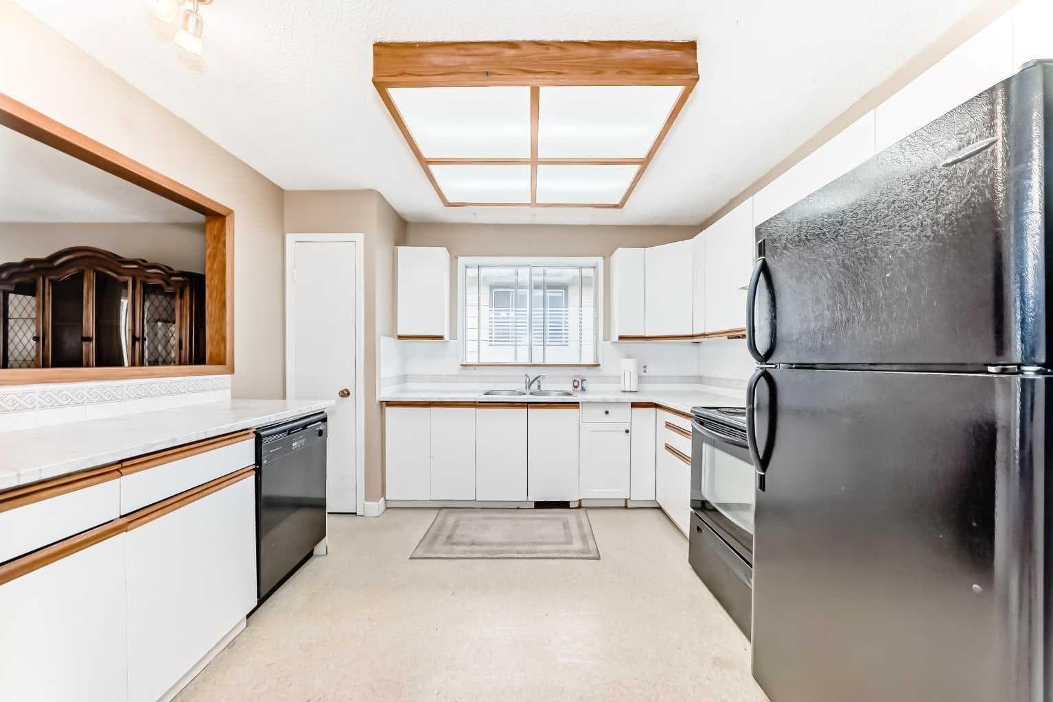 112 Albert Street SE — photo 4