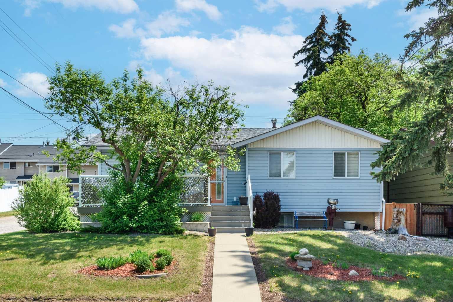 208 Van Horne Crescent NE — photo 1