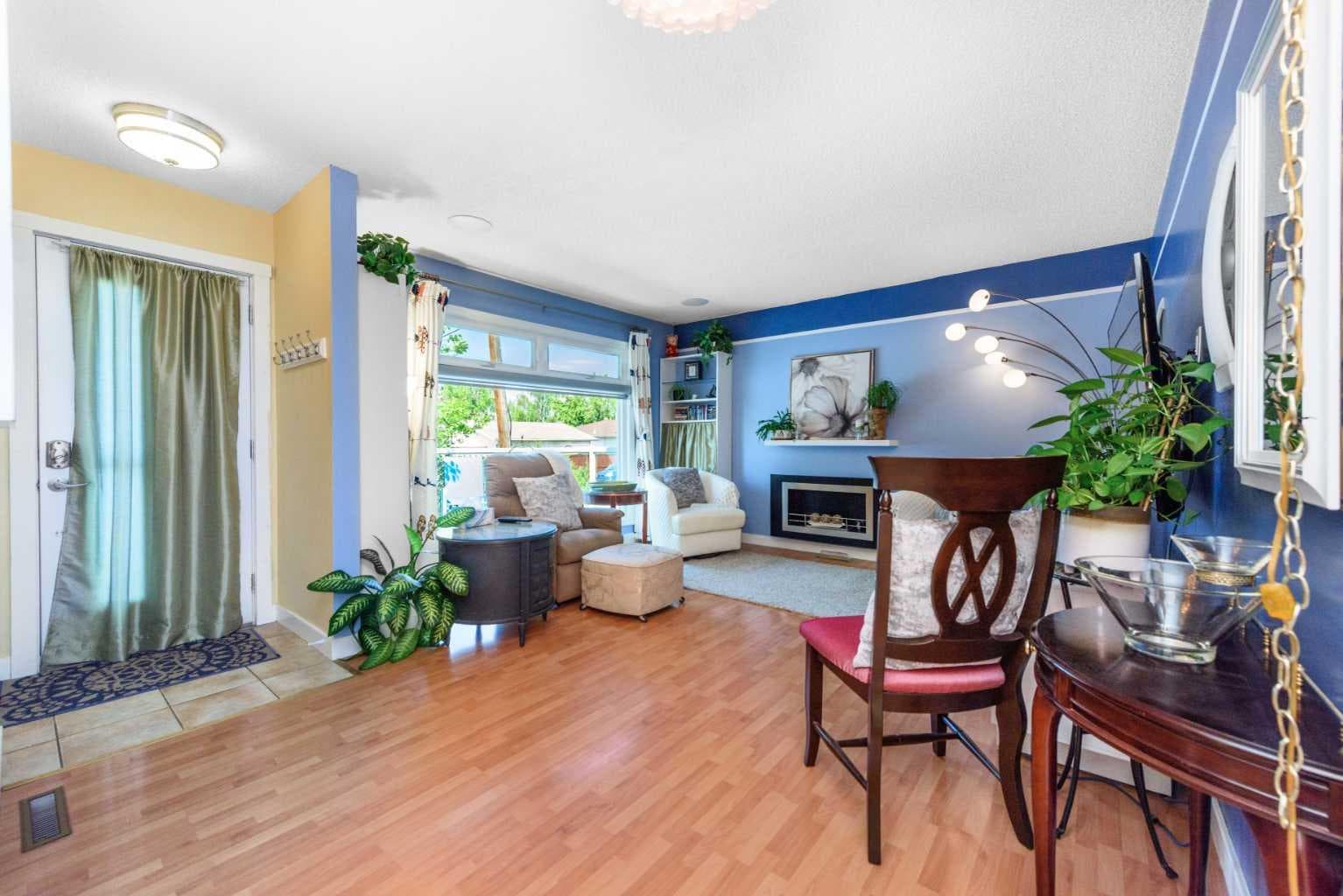 208 Van Horne Crescent NE — photo 5