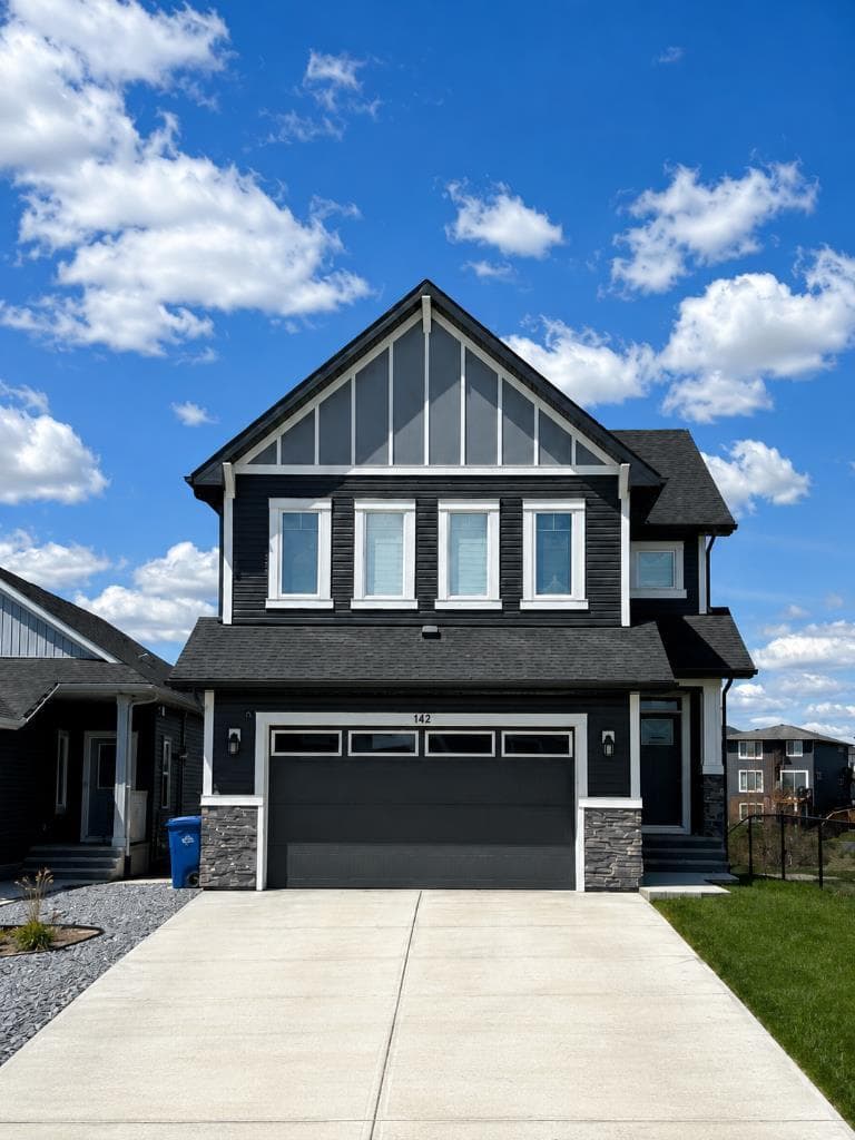 142 Sandstone Drive — photo 1