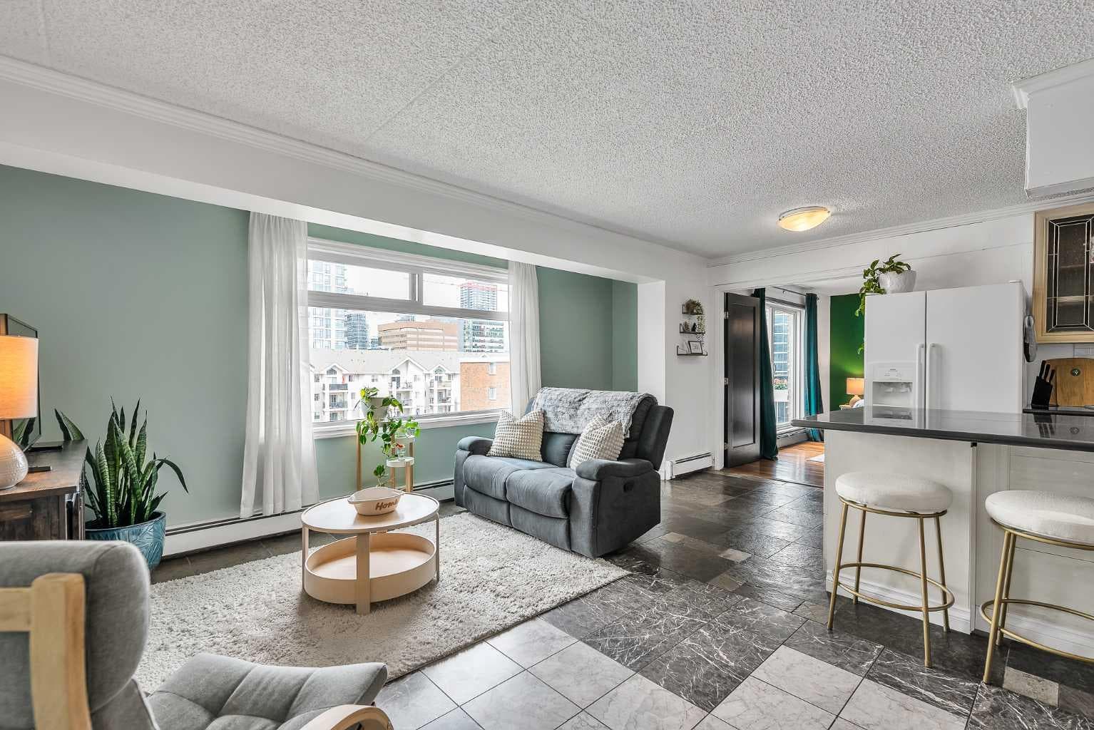 605, 128 15 Avenue SW — photo 1
