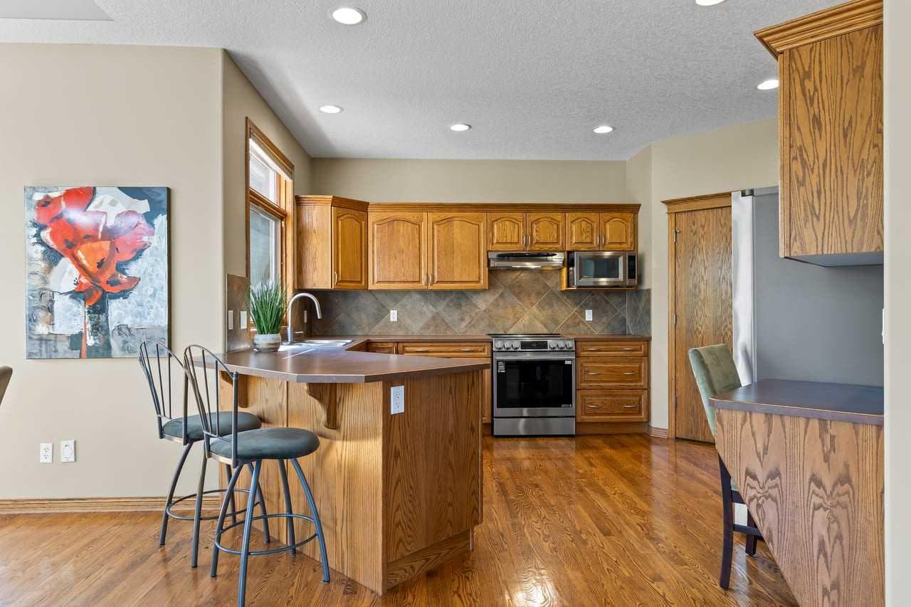 322 Hampstead Way NW — photo 5