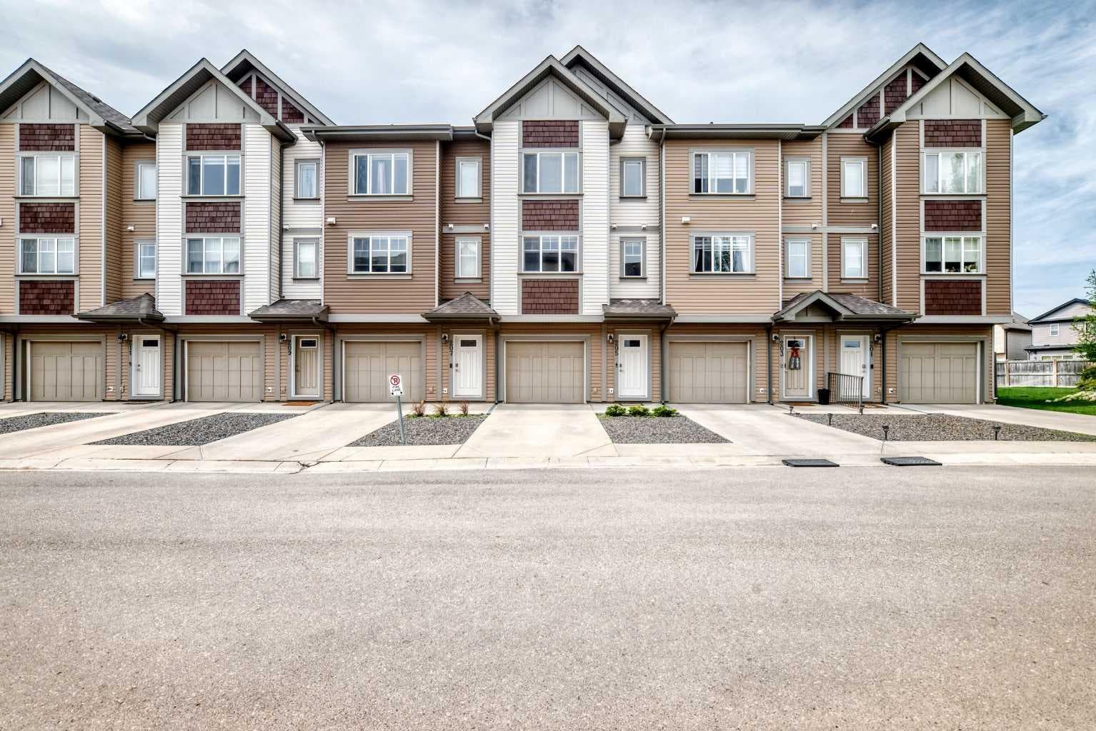 205 Copperpond Row SE — photo 1