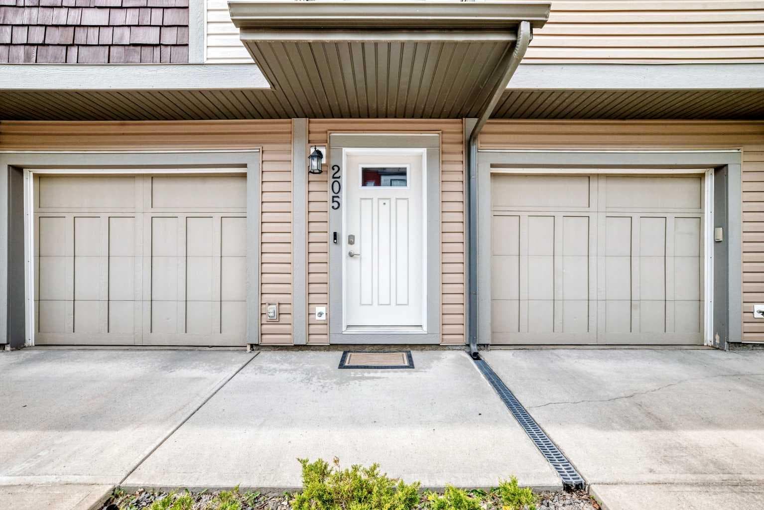 205 Copperpond Row SE — photo 2
