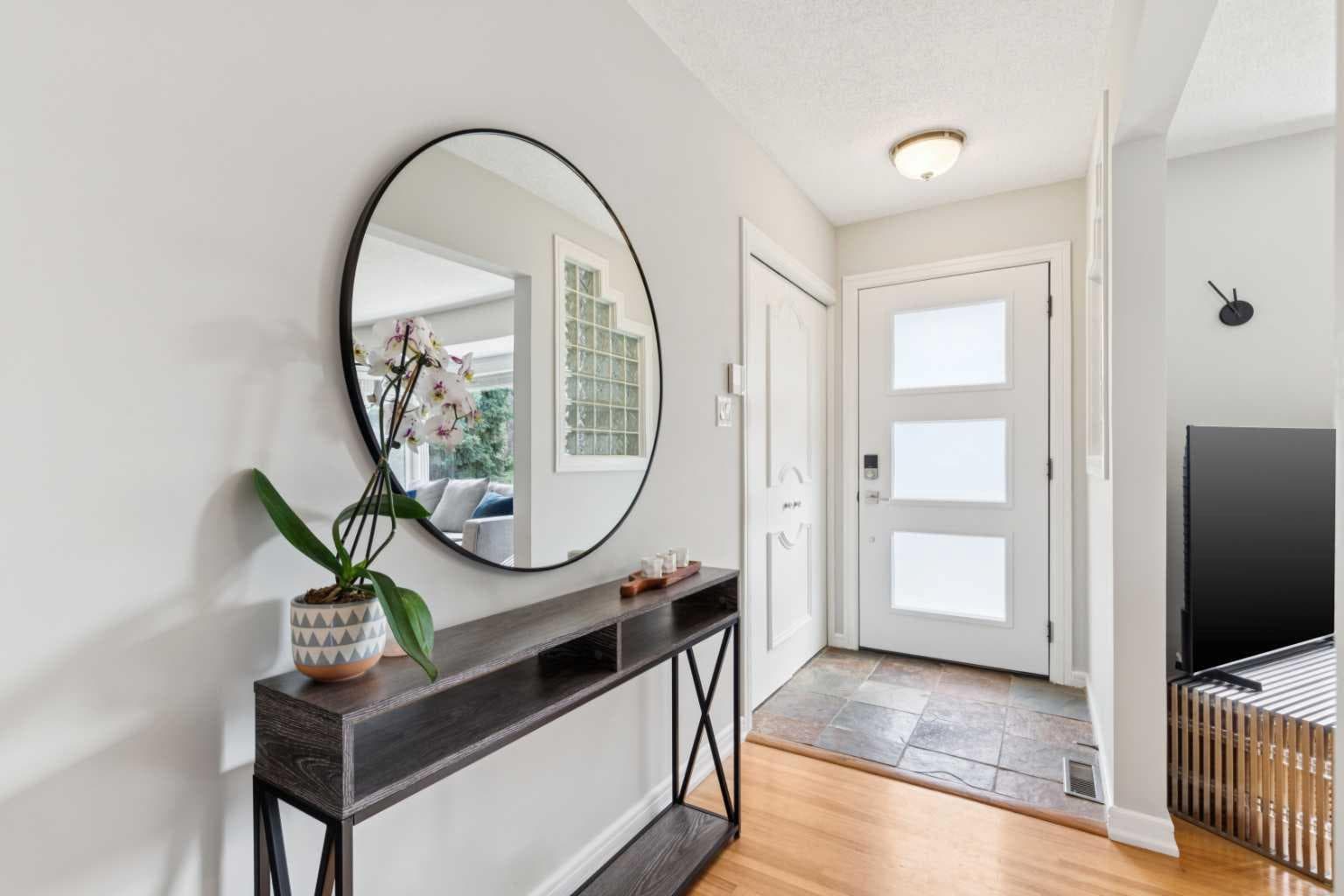 748 Archwood Road SE — photo 3