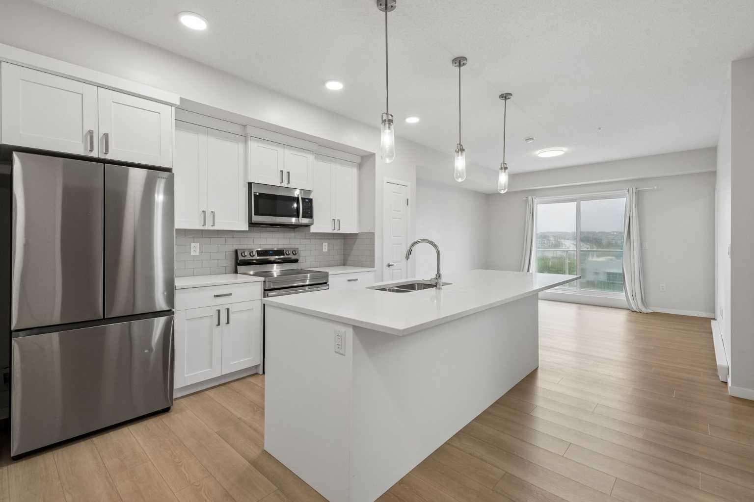 417, 80 Carrington Plaza NW — photo 1