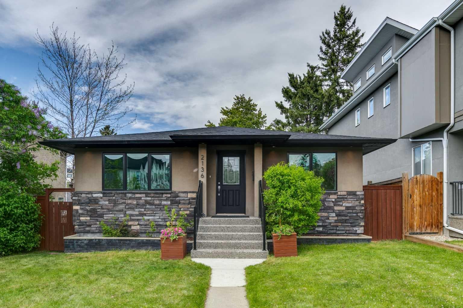 2136 26 Avenue SW — photo 1