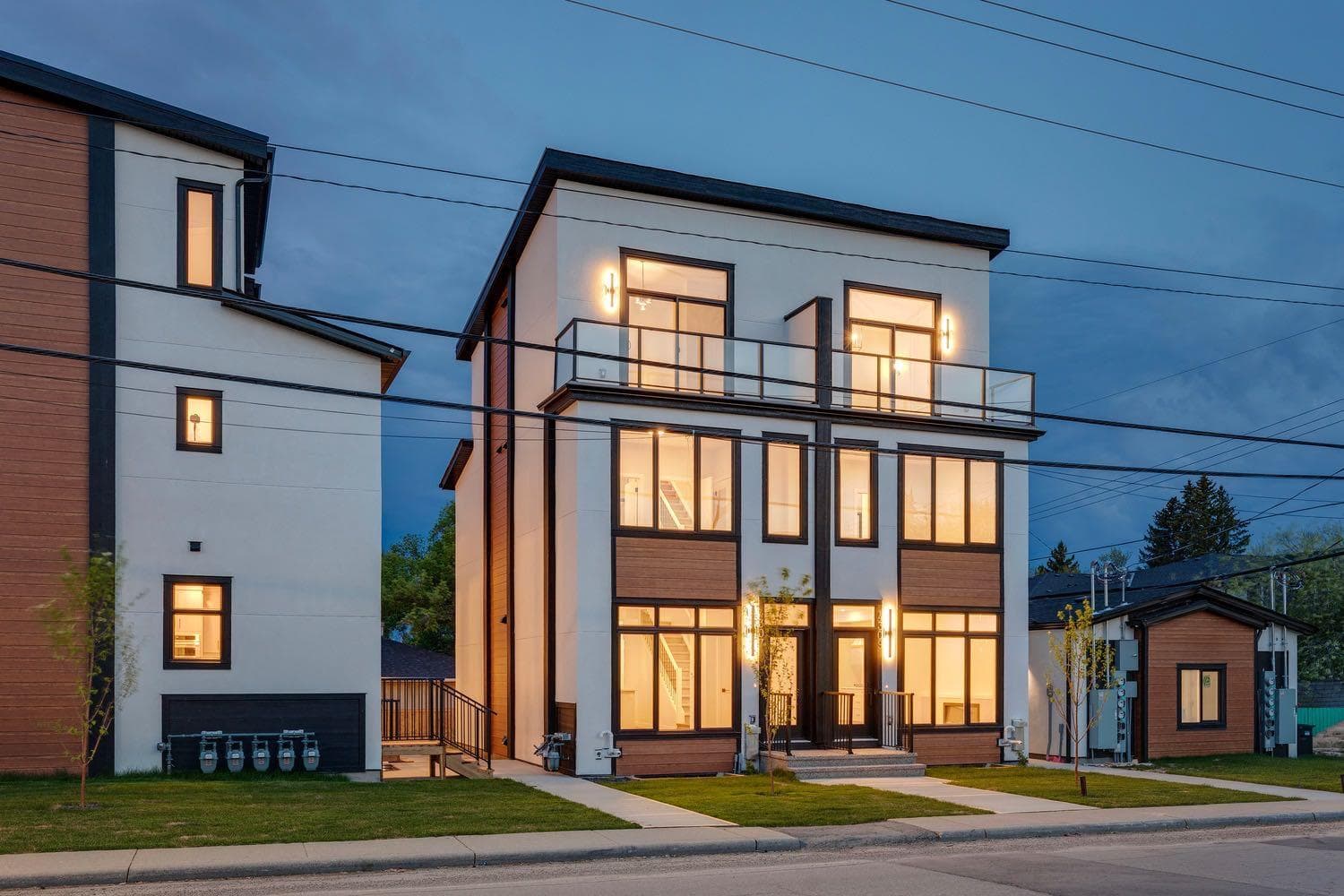 4307 30 Avenue SW — photo 2