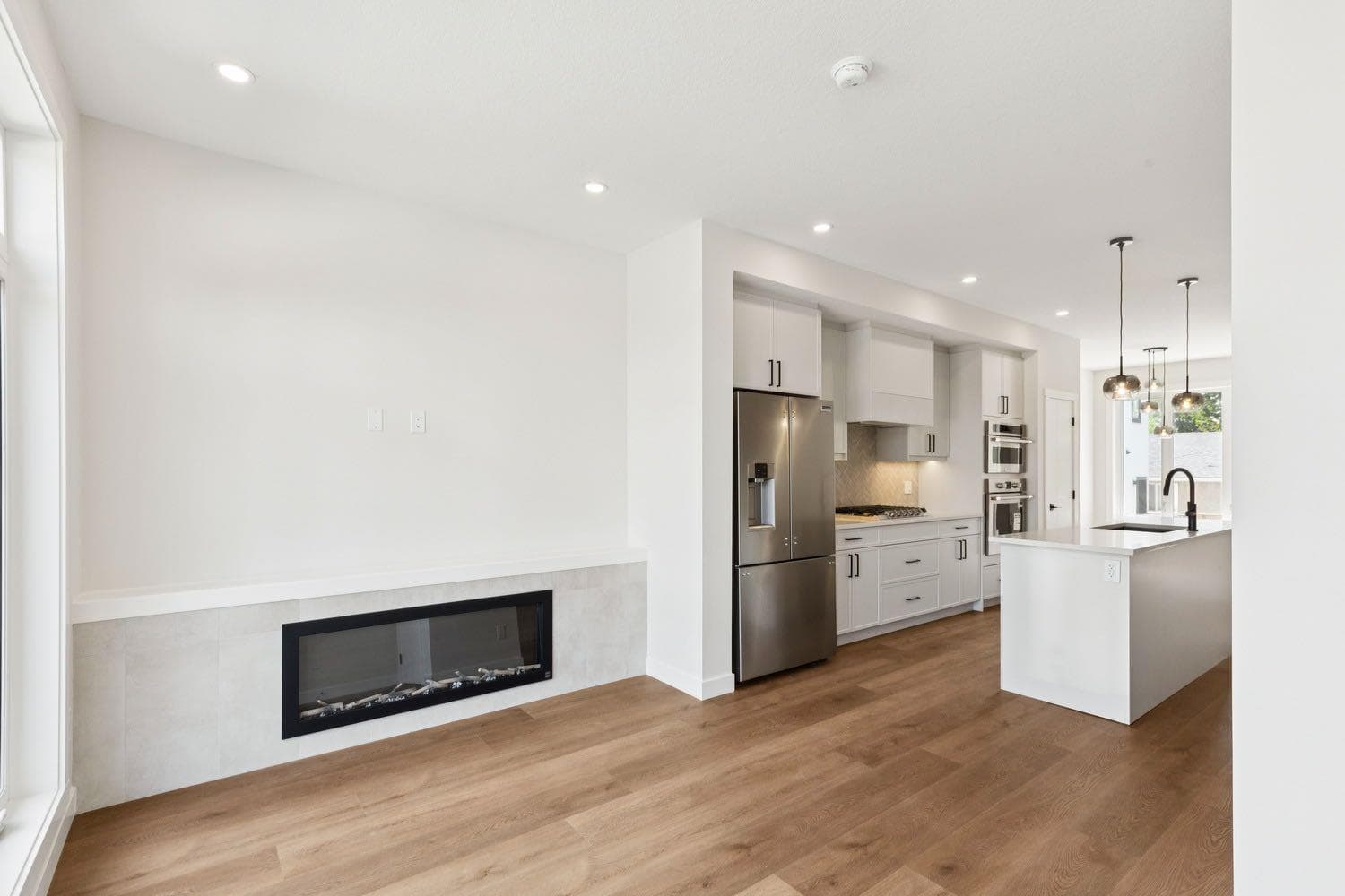 4307 30 Avenue SW — photo 5
