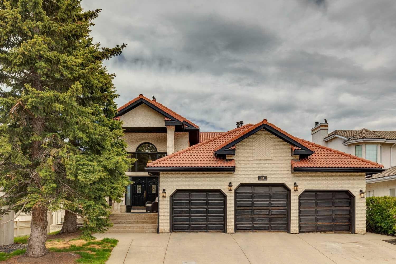 84 EDENSTONE Way NW — photo 1