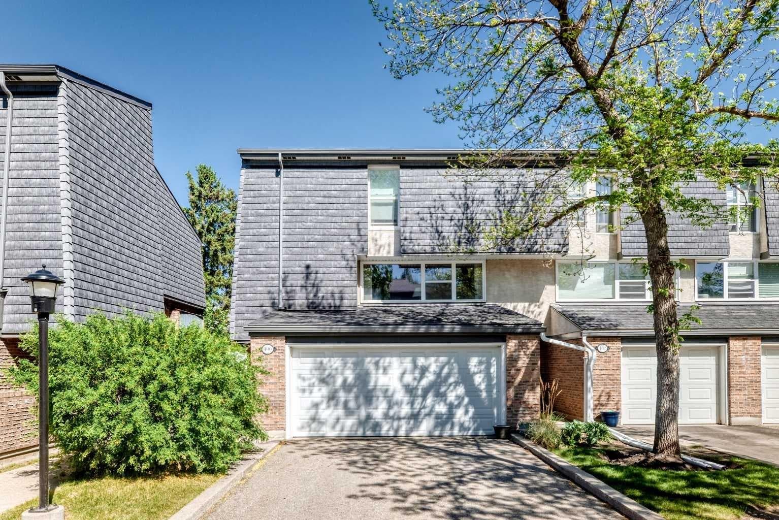 400 Brae Glen Crescent SW — photo 1