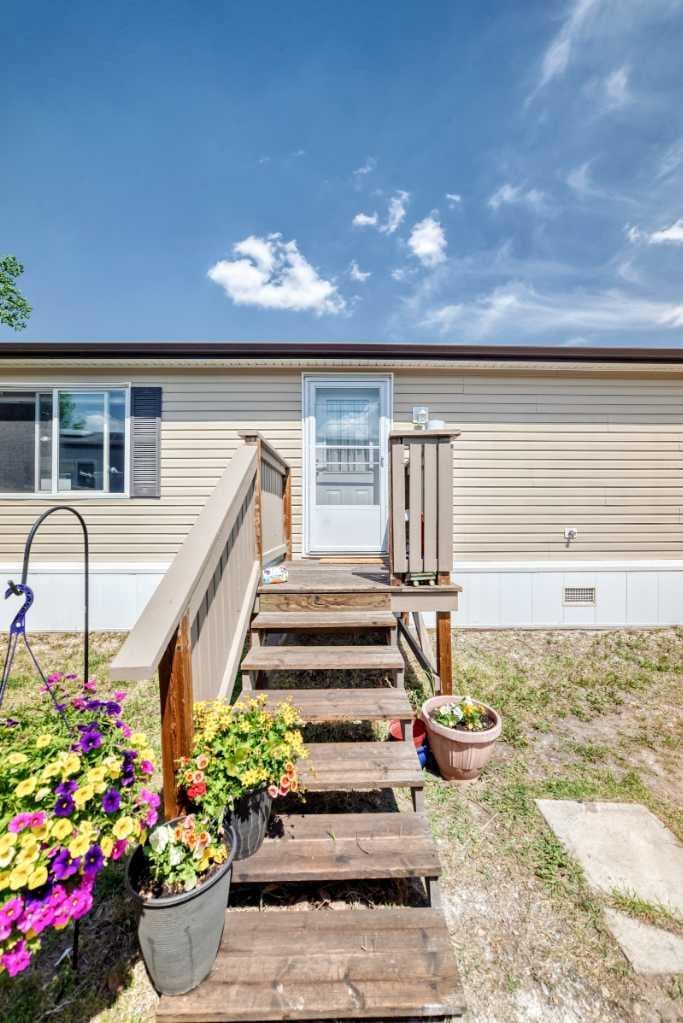 76 Westwood Court — photo 4