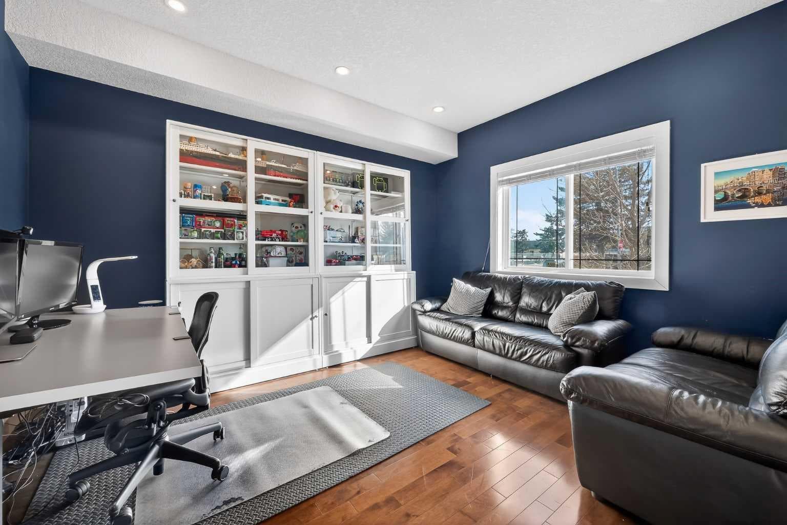 7104 36 Avenue NW — photo 3