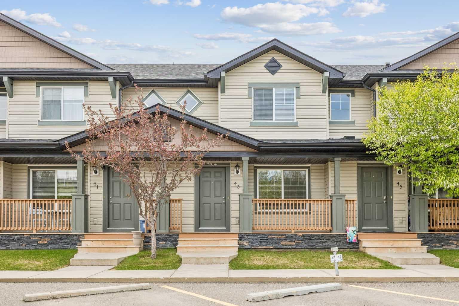 43, 105 Drake Landing Common — photo 1