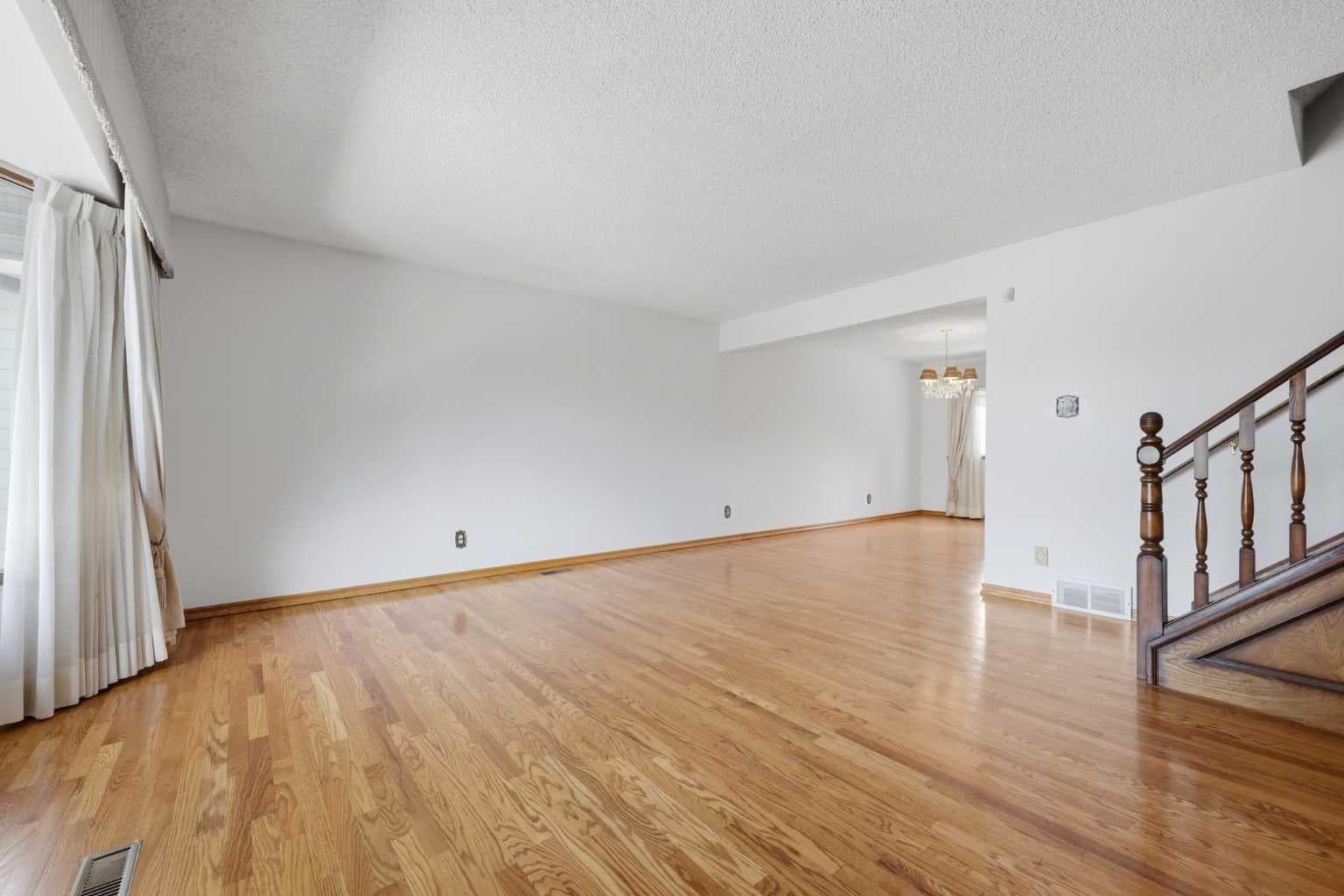 480 Berkley Crescent NW — photo 3
