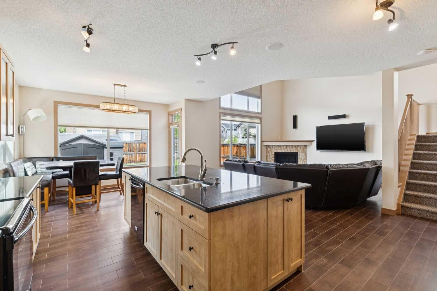 47 Silverado Skies Manor SW — photo 1