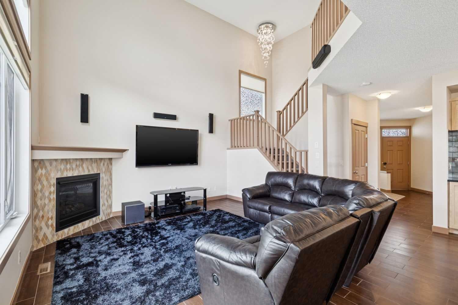 47 Silverado Skies Manor SW — photo 4