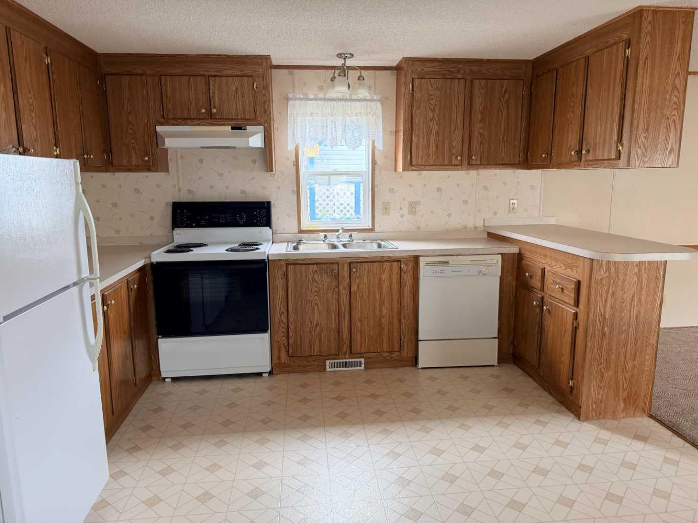 443, 37543 England Way — photo 5