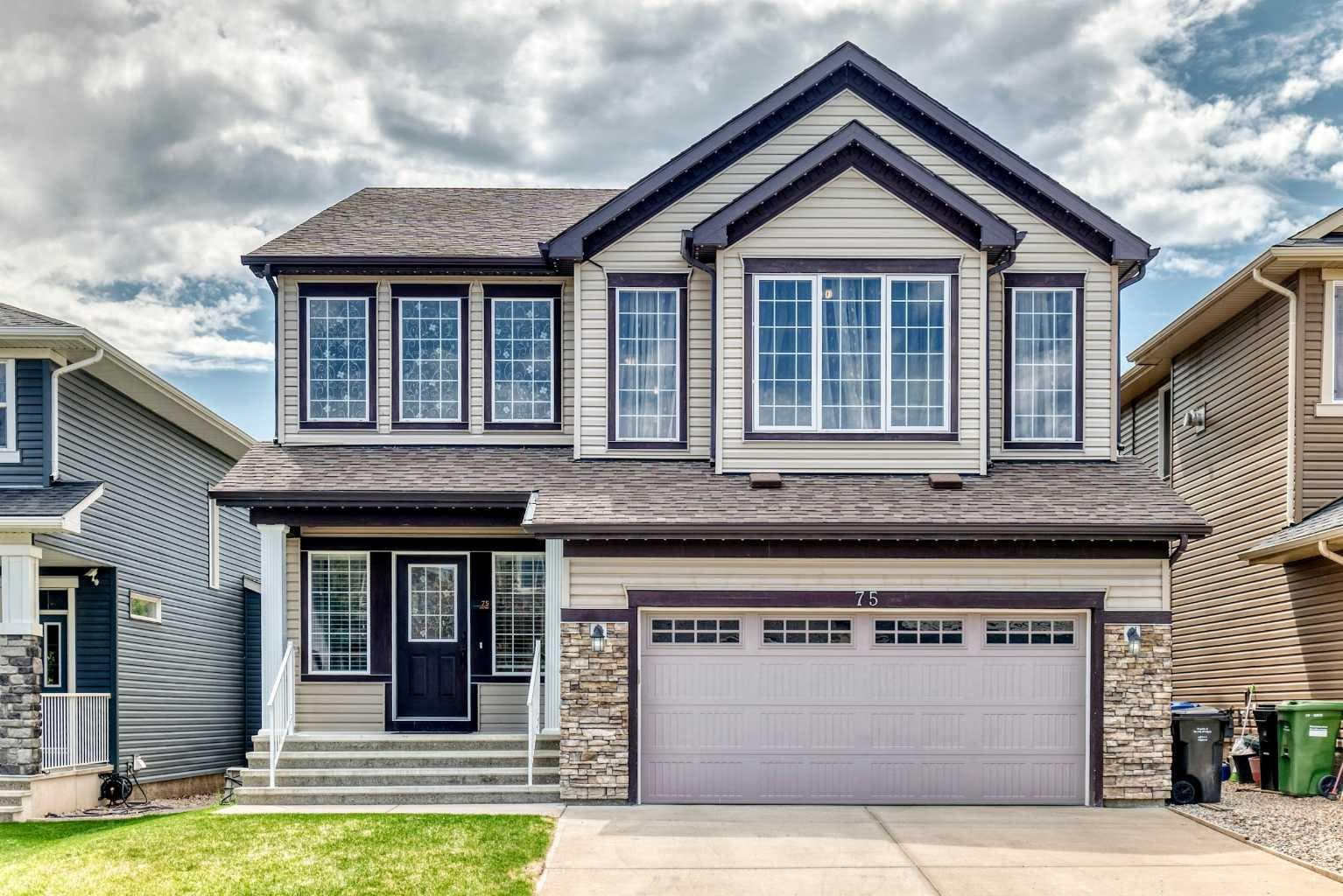 75 Silverado Bank Gardens SW — photo 1