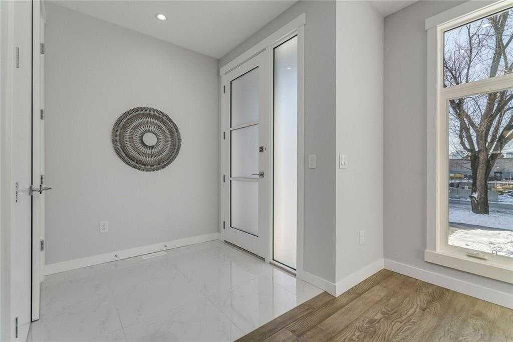 3122 39 Street SW — photo 5