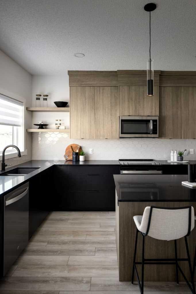377 Creekside Drive SW — photo 3