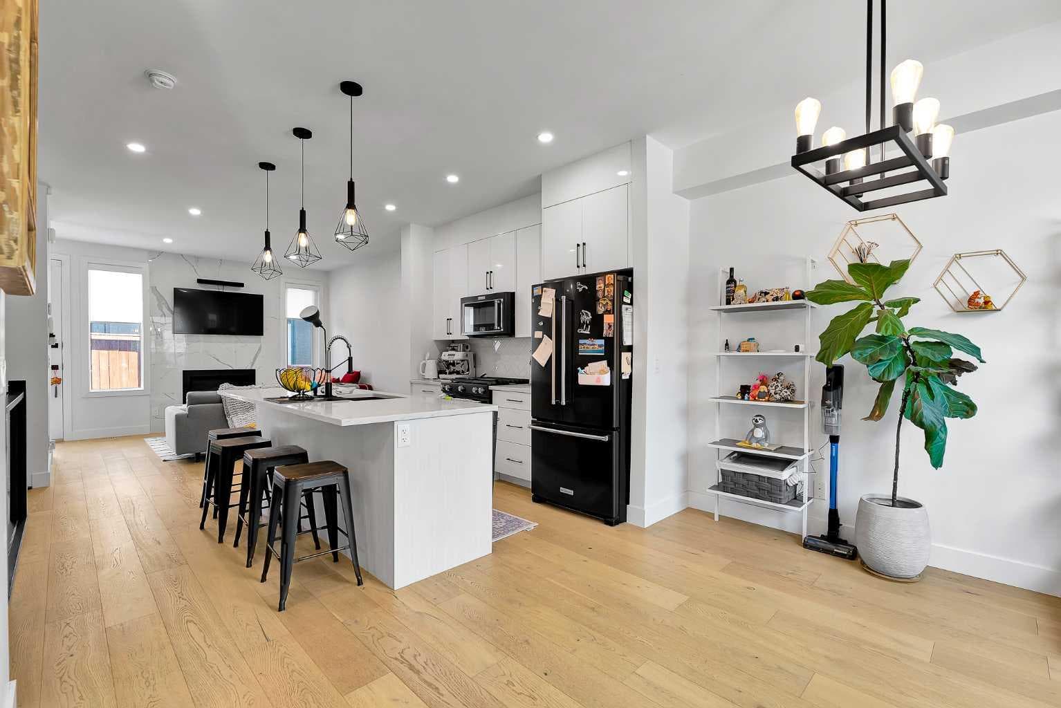 2106 6 Street NW — photo 4