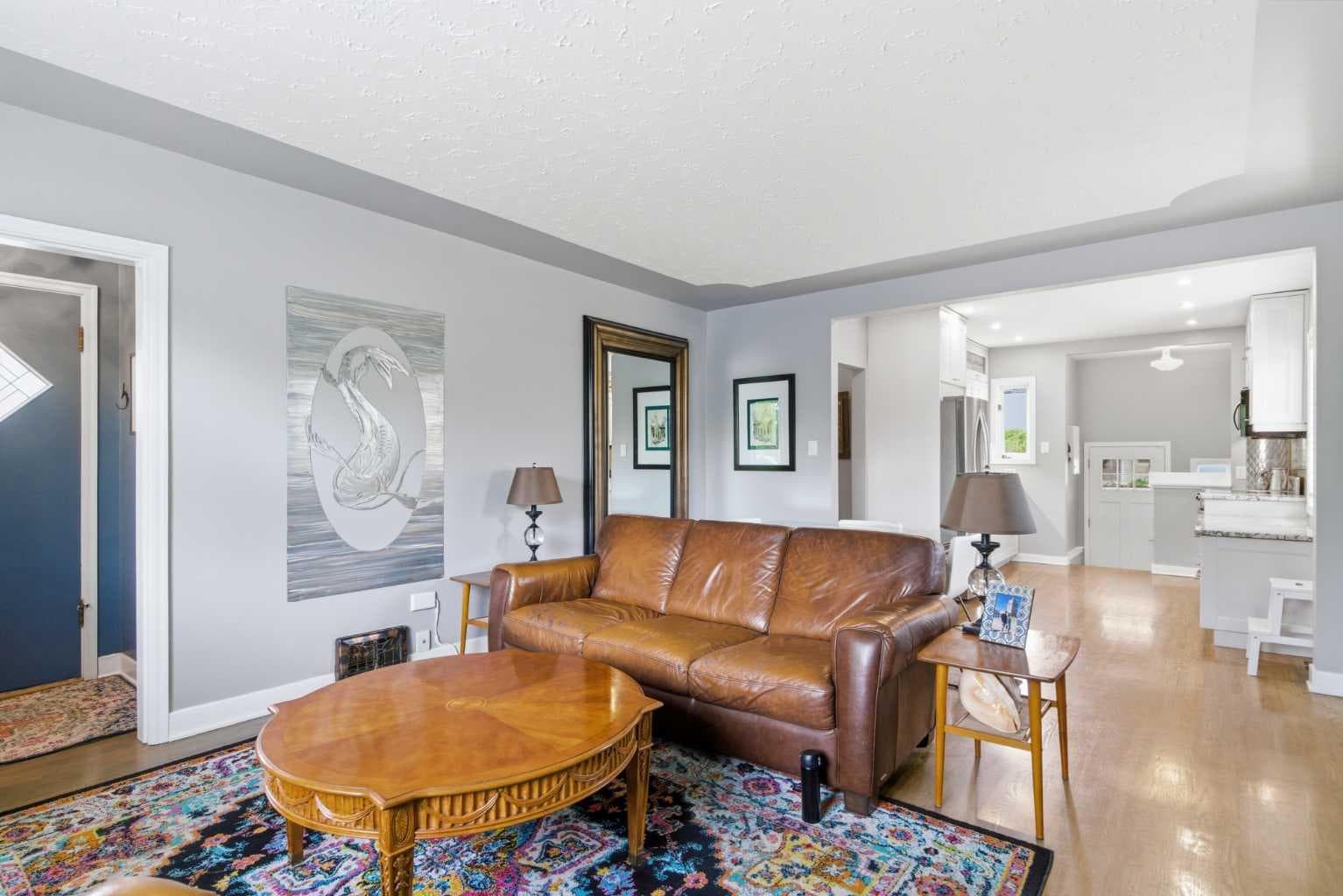 1945 Mountview Crescent NE — photo 3