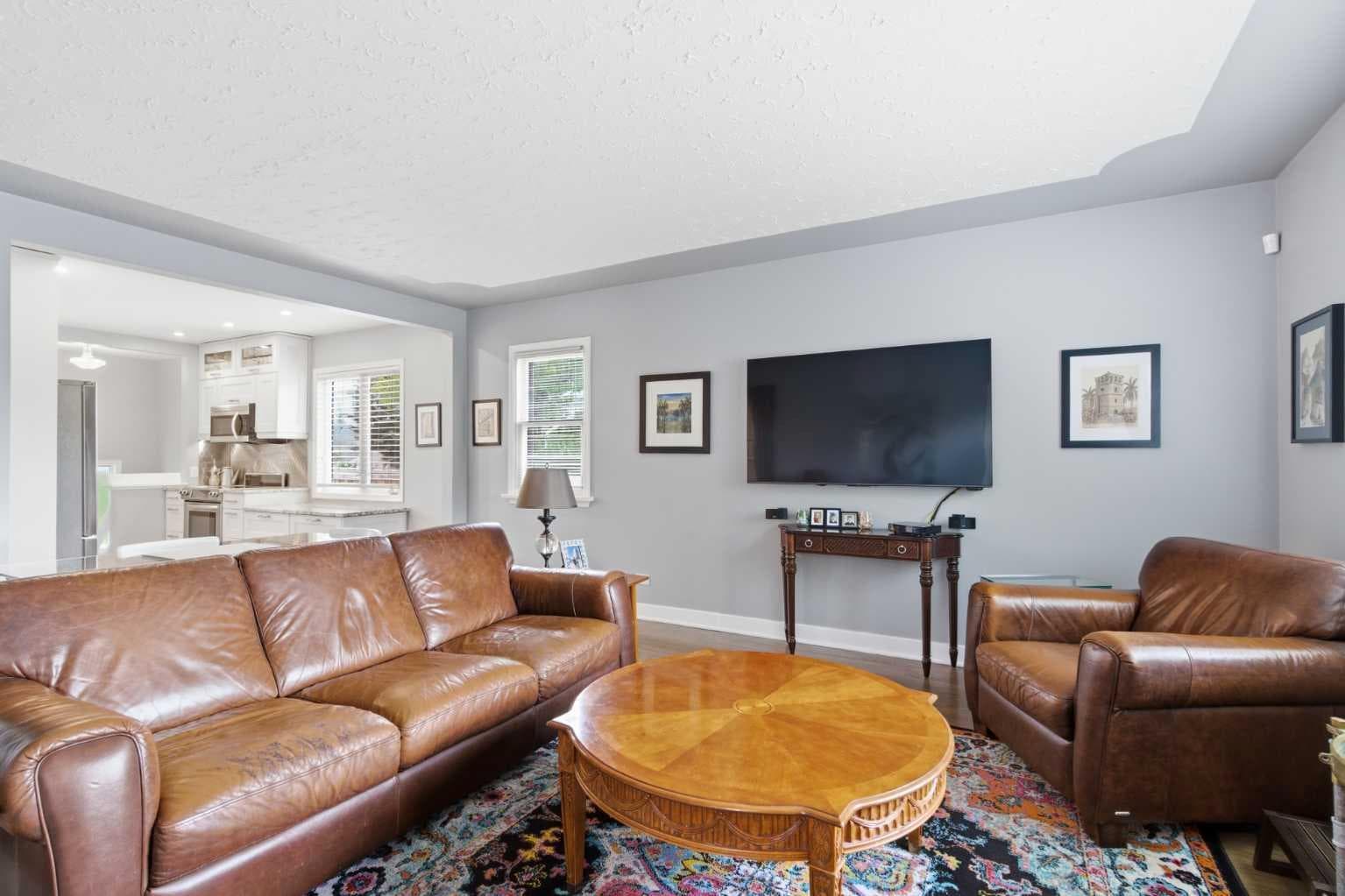 1945 Mountview Crescent NE — photo 4