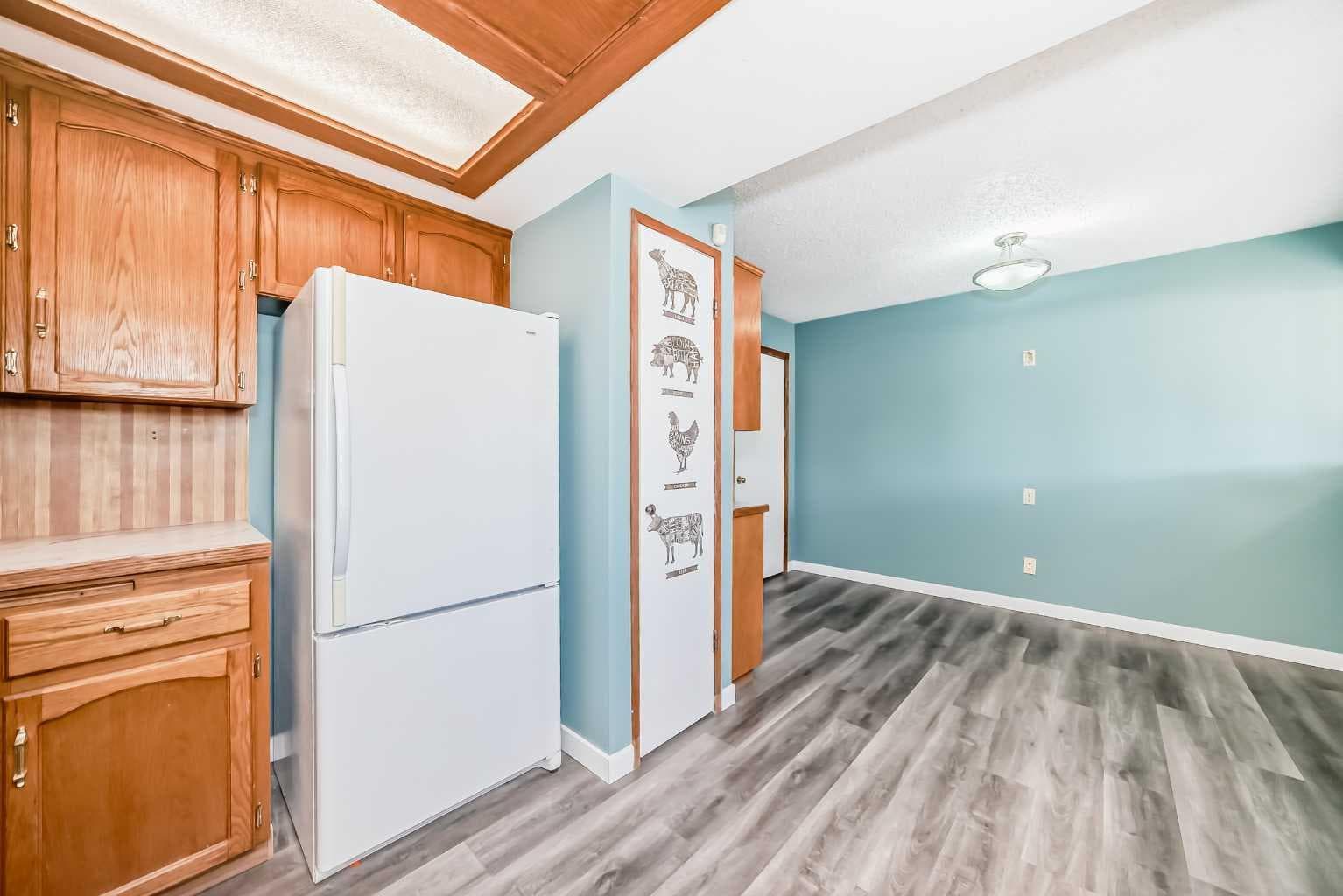 4308 55 Street NE — photo 5