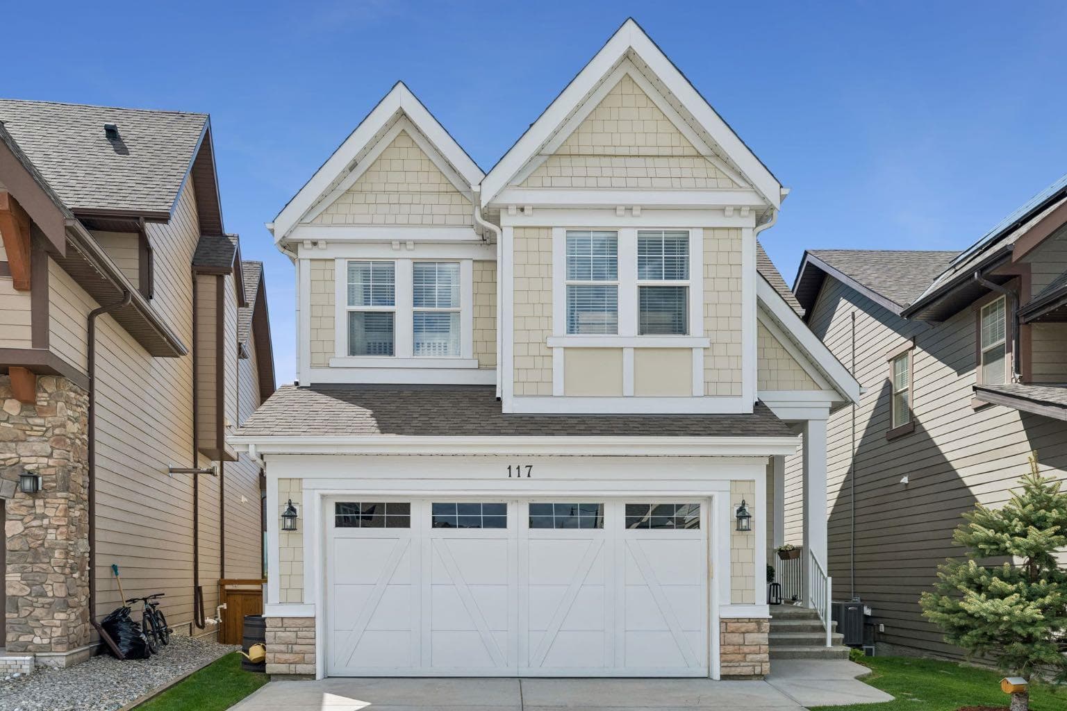 117 Riviera Crescent — photo 1