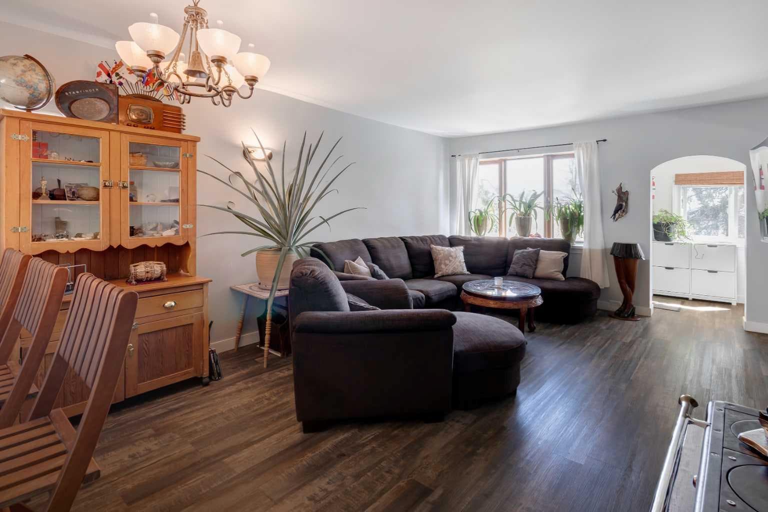 4007 Centre A Street NE — photo 3