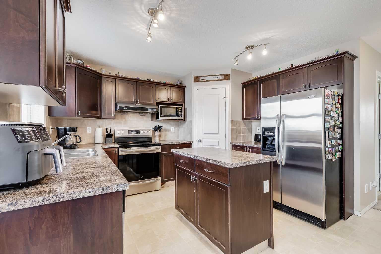 31 Taralake Gardens NE — photo 1