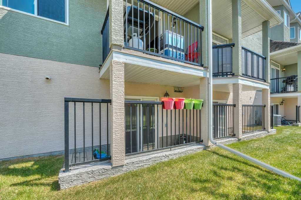 318 Strathcona Circle — photo 4