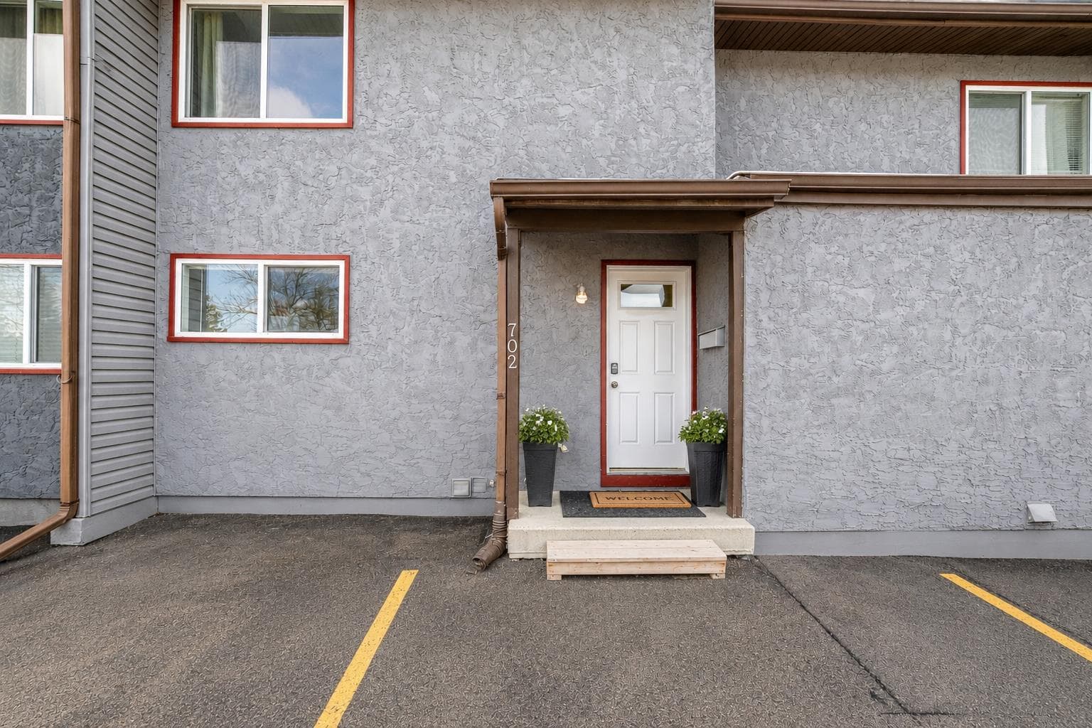 702, 9930 Bonaventure Drive SE — photo 1