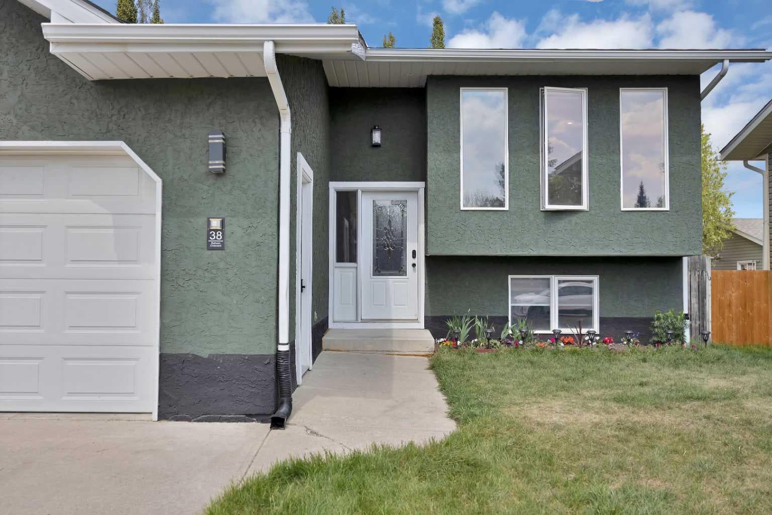 38 Balsam Crescent — photo 4