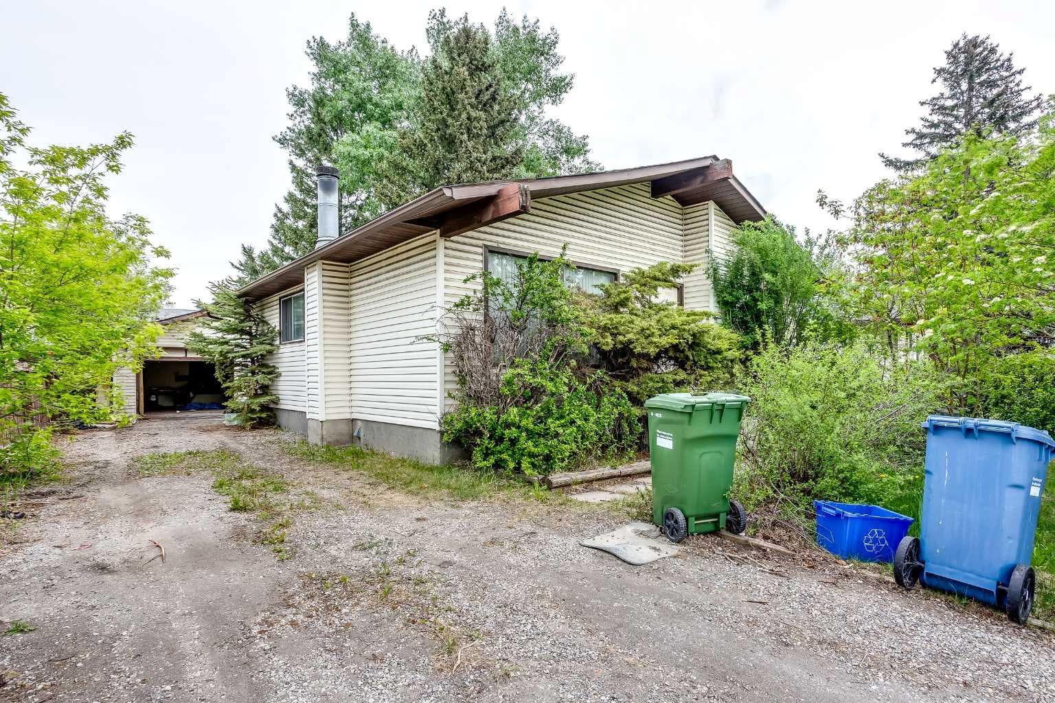 608 Aboyne Crescent NE — photo 1