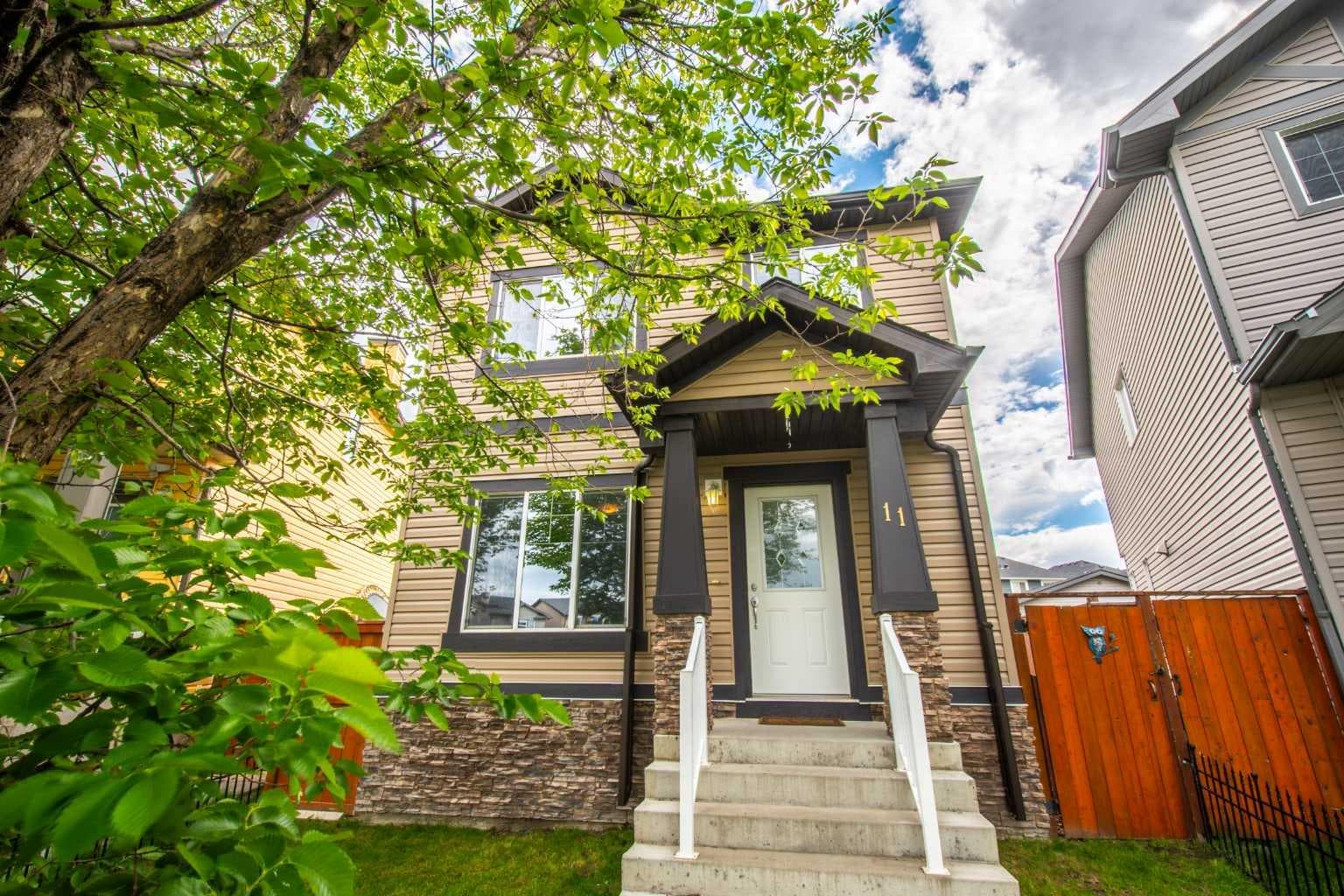 11 Saddlebrook Mews NE — photo 2