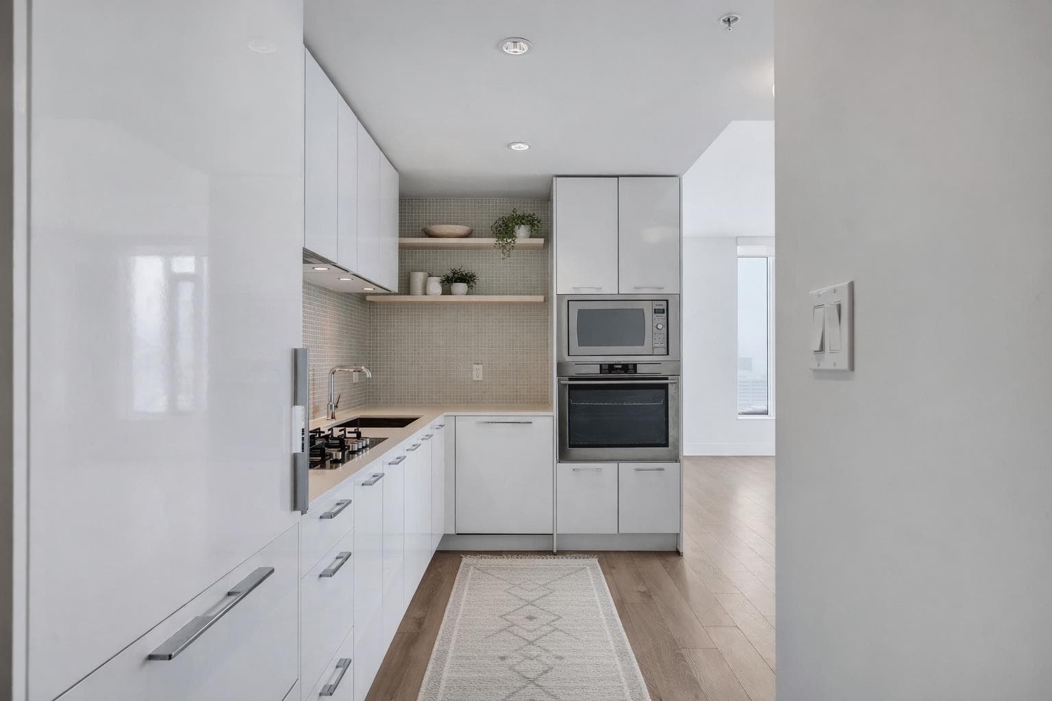 1808, 901 10 Avenue SW — photo 4